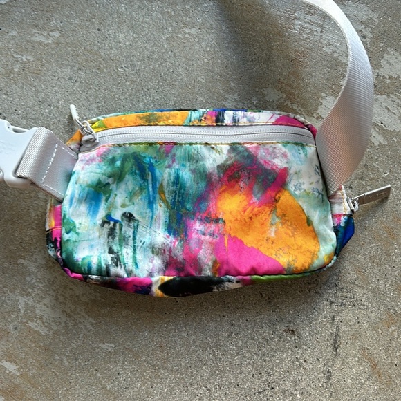 lululemon Extended Strap Everywhere Belt Bag - No Limits White Multi - Picture 2 of 7